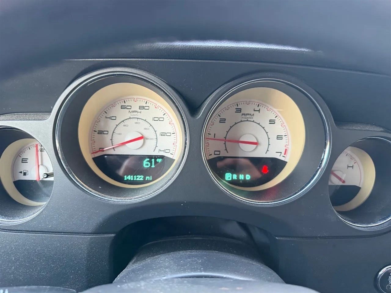 Dodge Challenger SE 2011