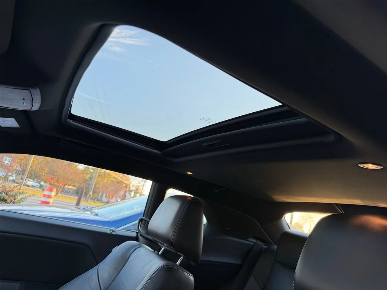 Dodge Challenger SE 2011