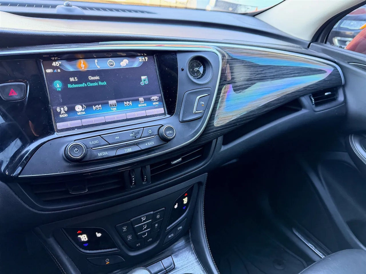 Buick Envision Essense 2017