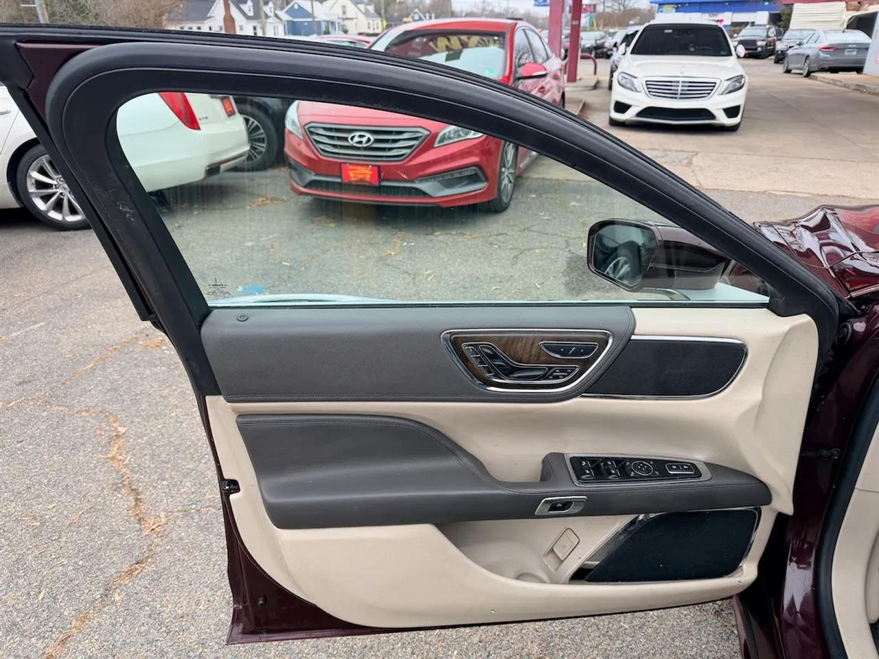 Lincoln Continental Reserve AWD 2017