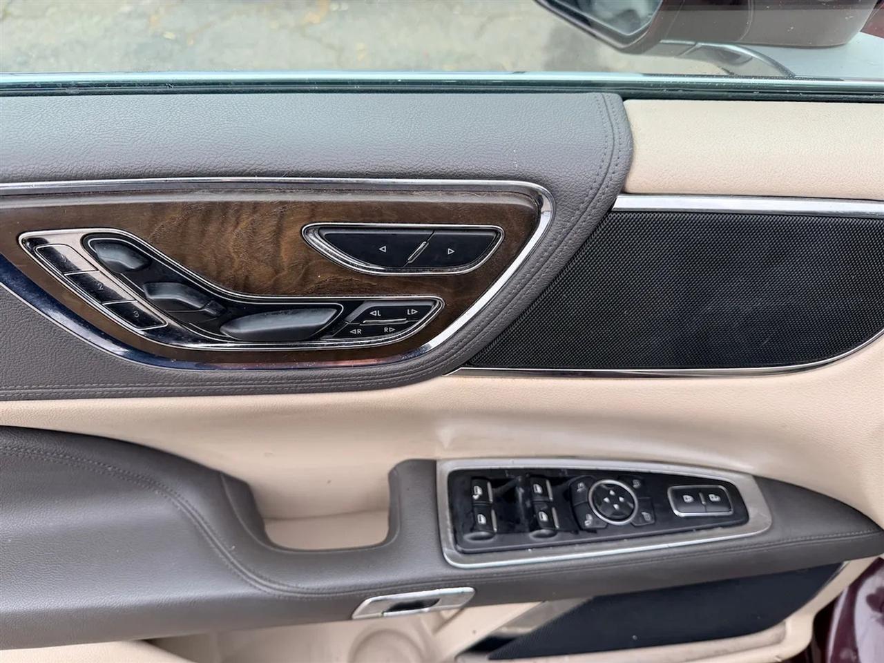 Lincoln Continental Reserve AWD 2017