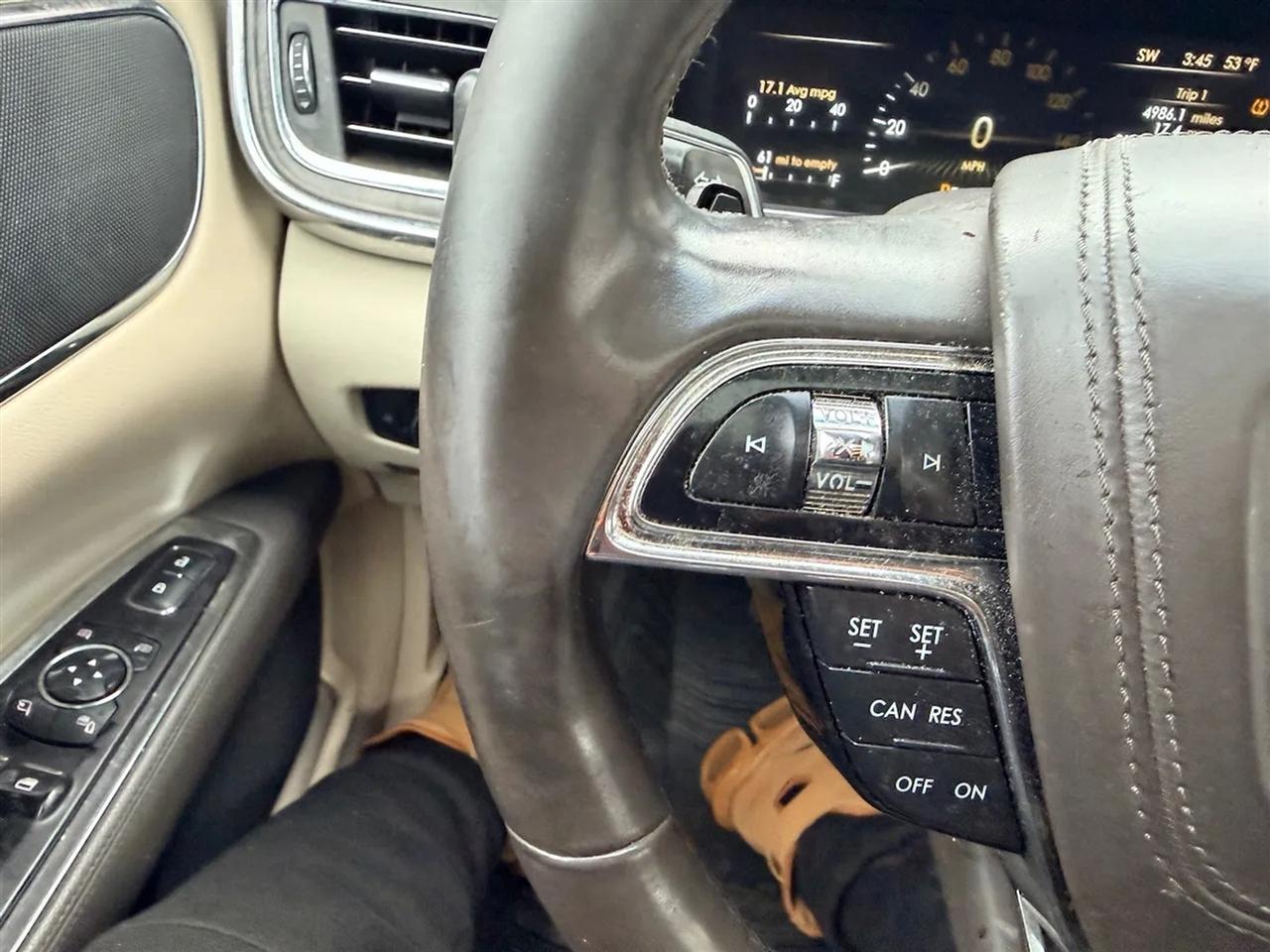 Lincoln Continental Reserve AWD 2017