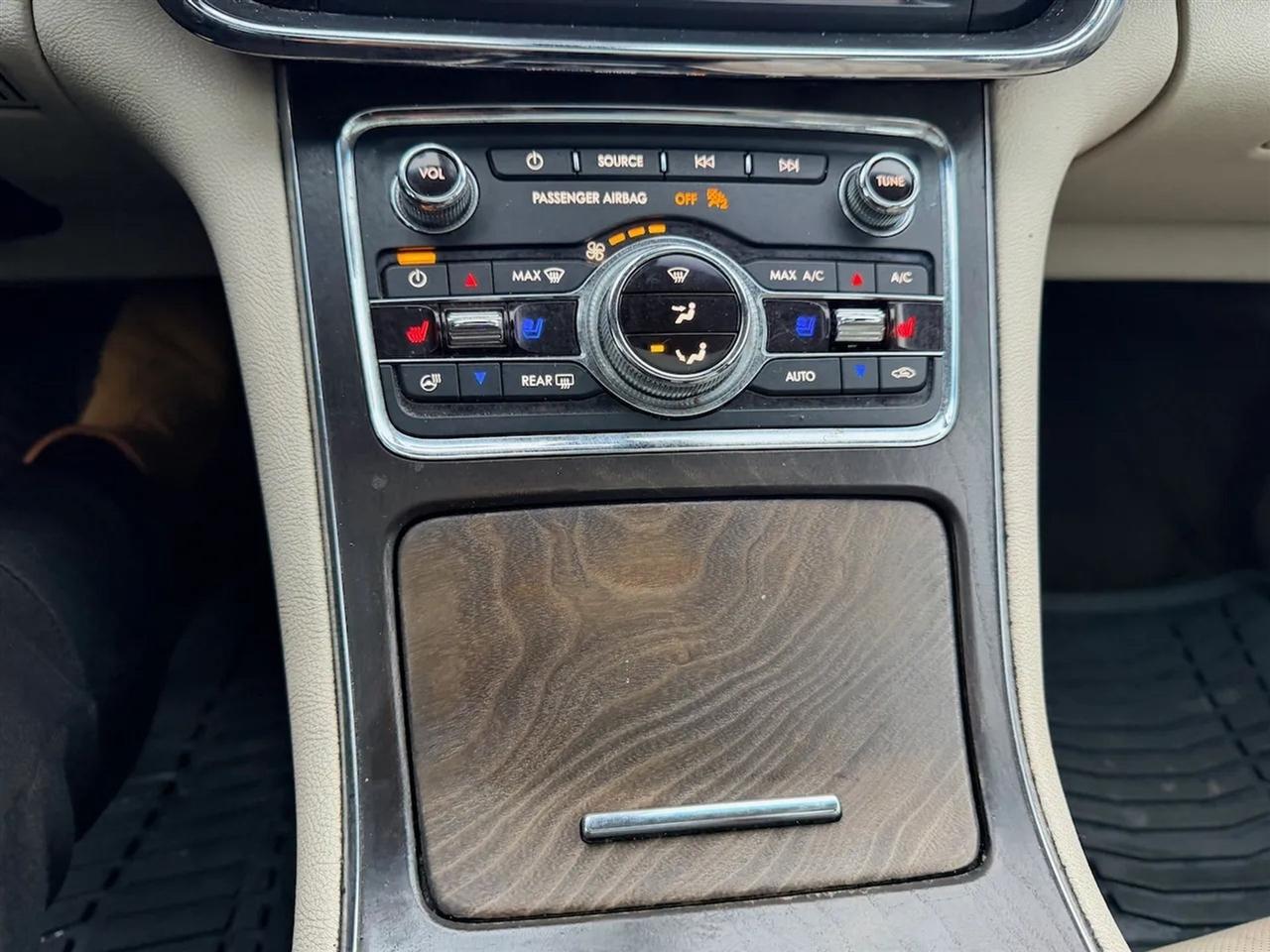 Lincoln Continental Reserve AWD 2017