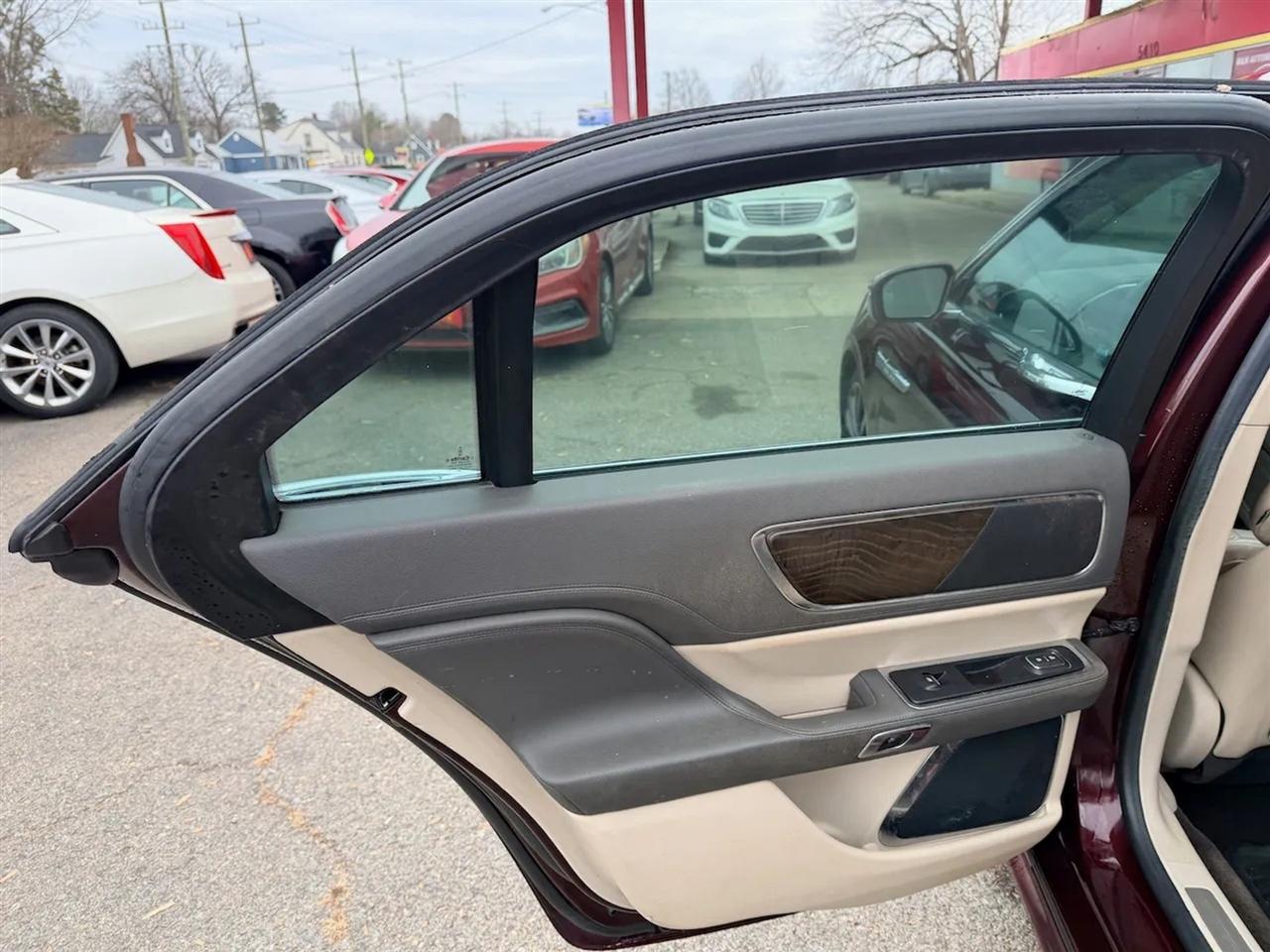 Lincoln Continental Reserve AWD 2017