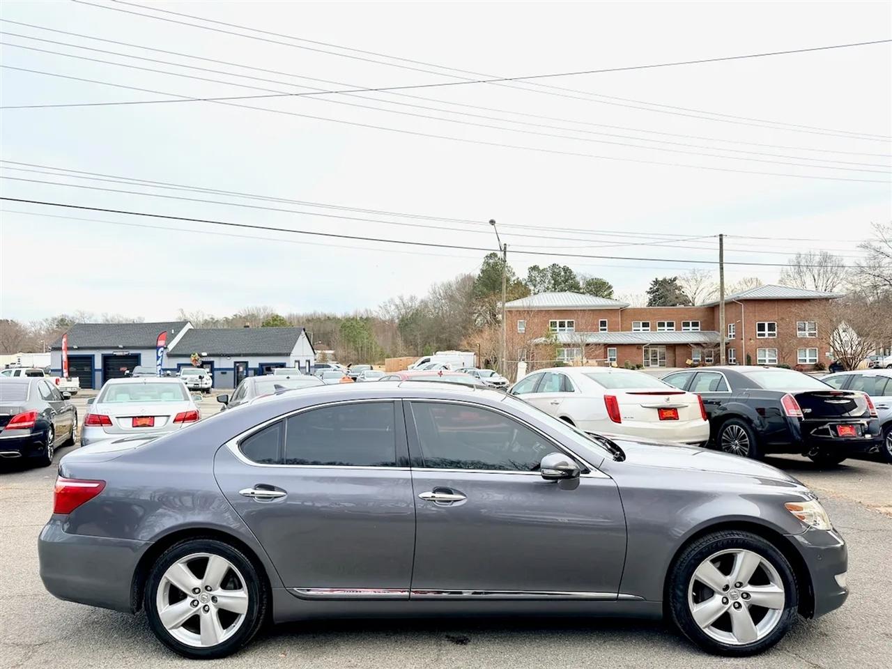 Lexus LS 460 Luxury Sedan 2012