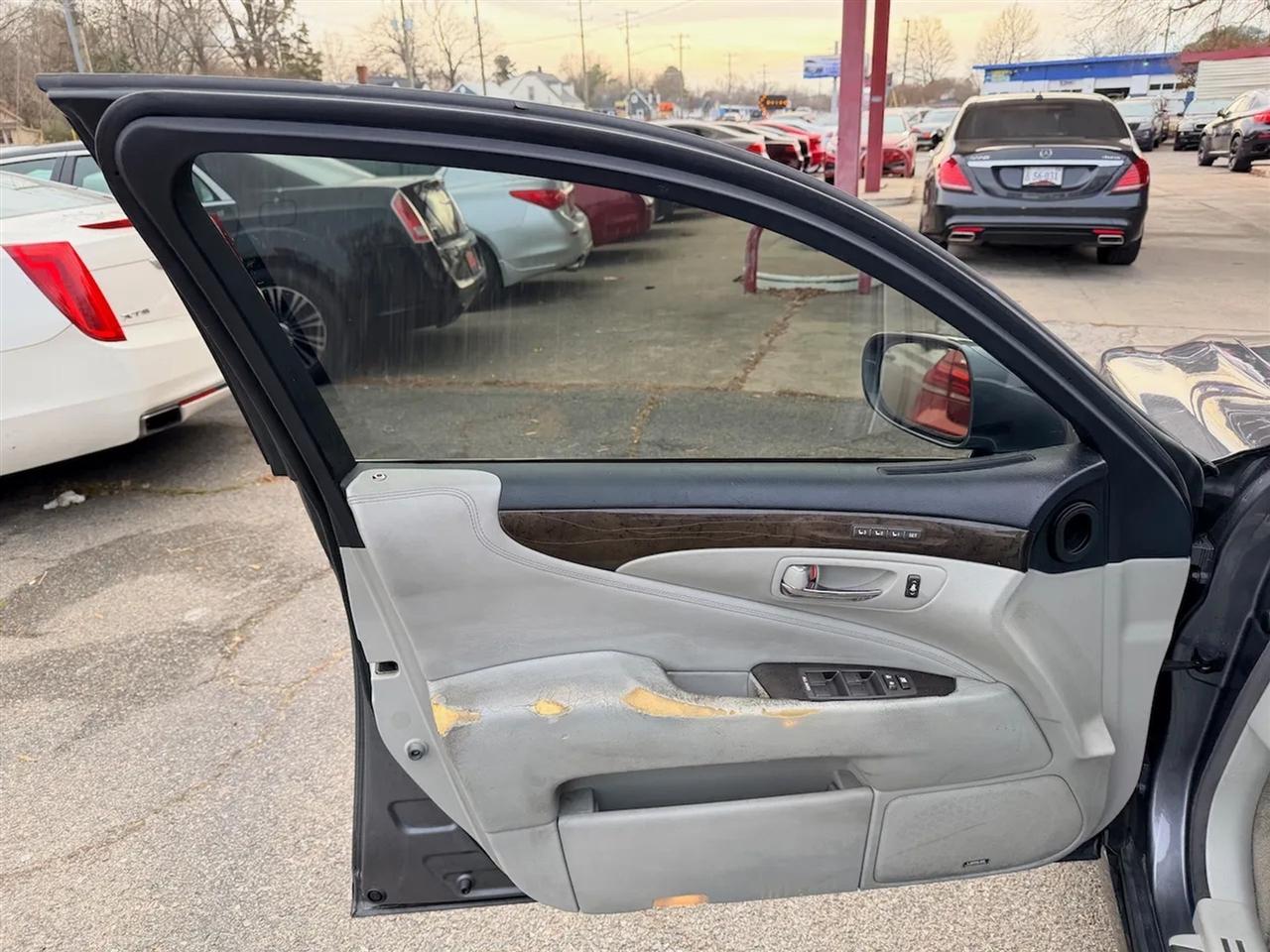 Lexus LS 460 Luxury Sedan 2012