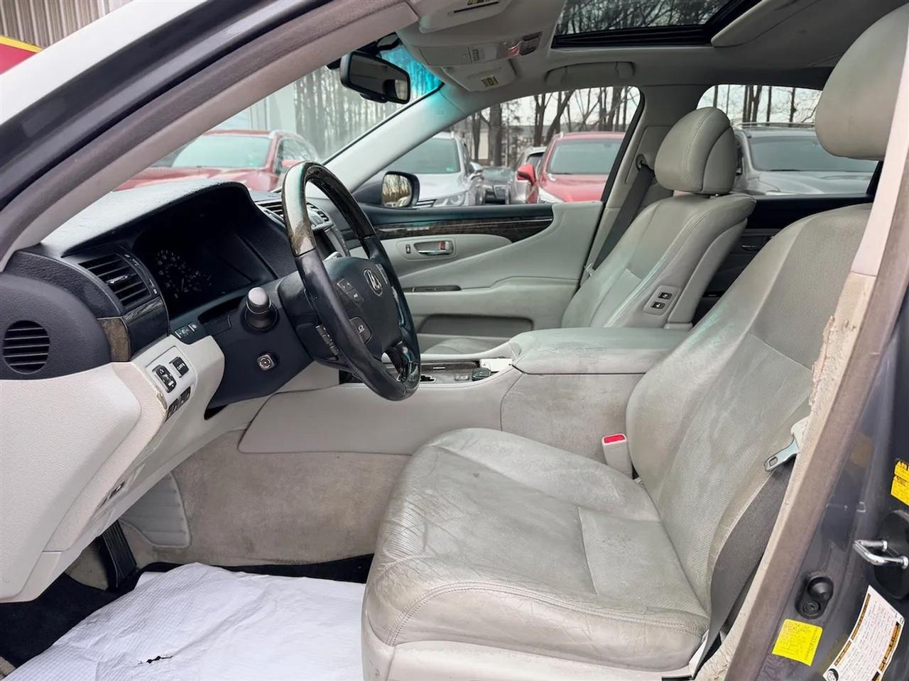 Lexus LS 460 Luxury Sedan 2012