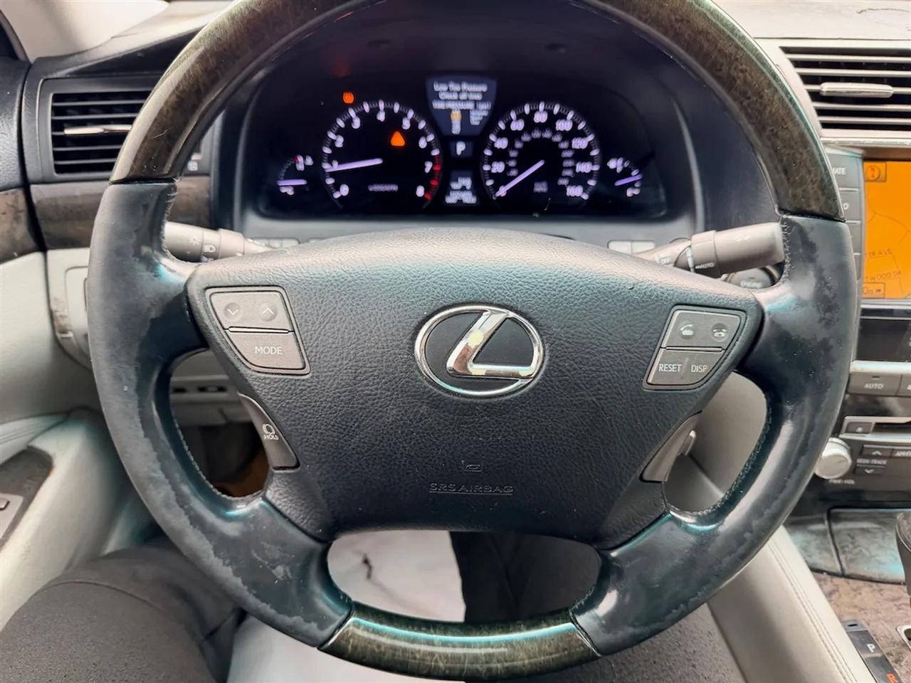 Lexus LS 460 Luxury Sedan 2012