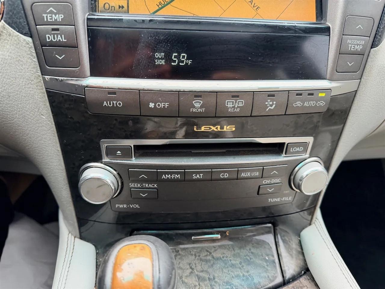 Lexus LS 460 Luxury Sedan 2012