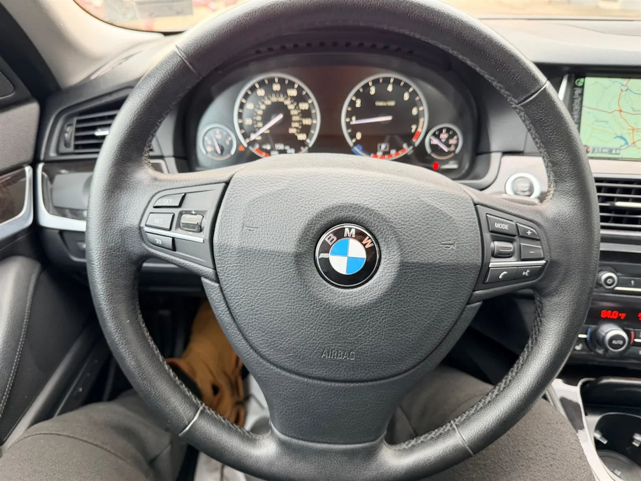 BMW 5-Series 528i xDrive 2014