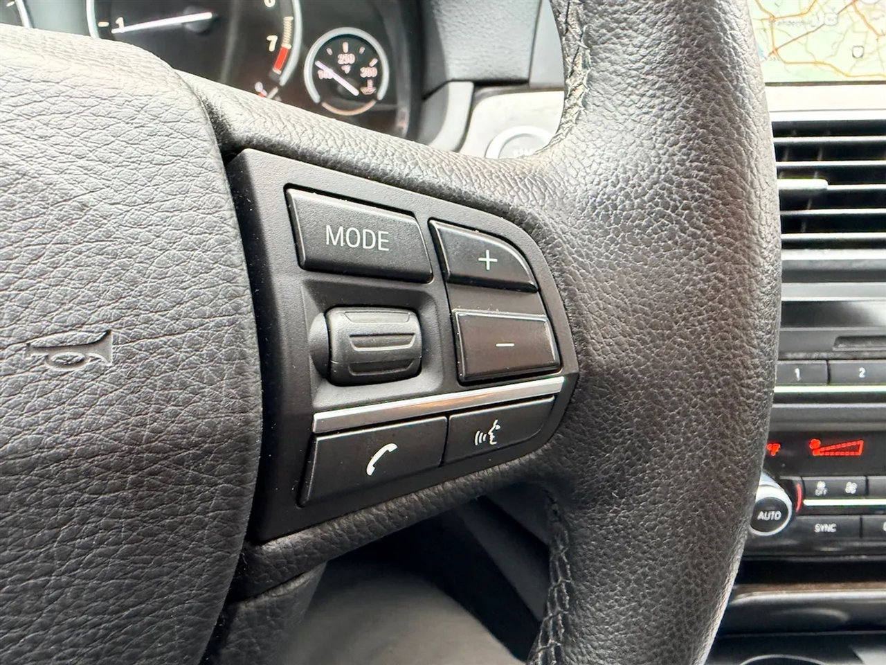 BMW 5-Series 528i xDrive 2014