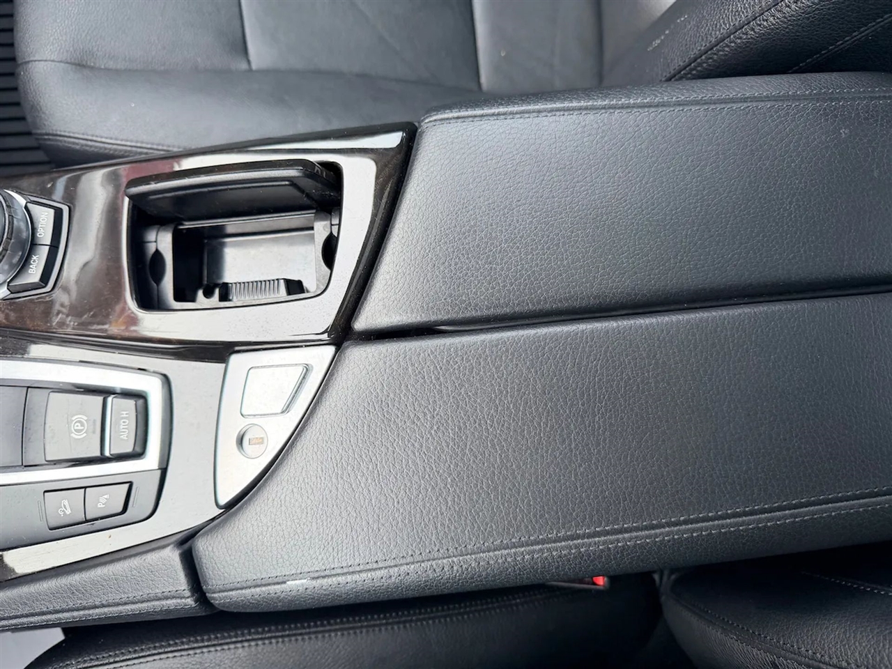 BMW 5-Series 528i xDrive 2014