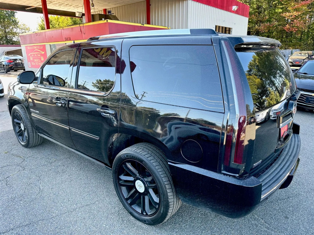 Cadillac Escalade 2WD Premium 2012
