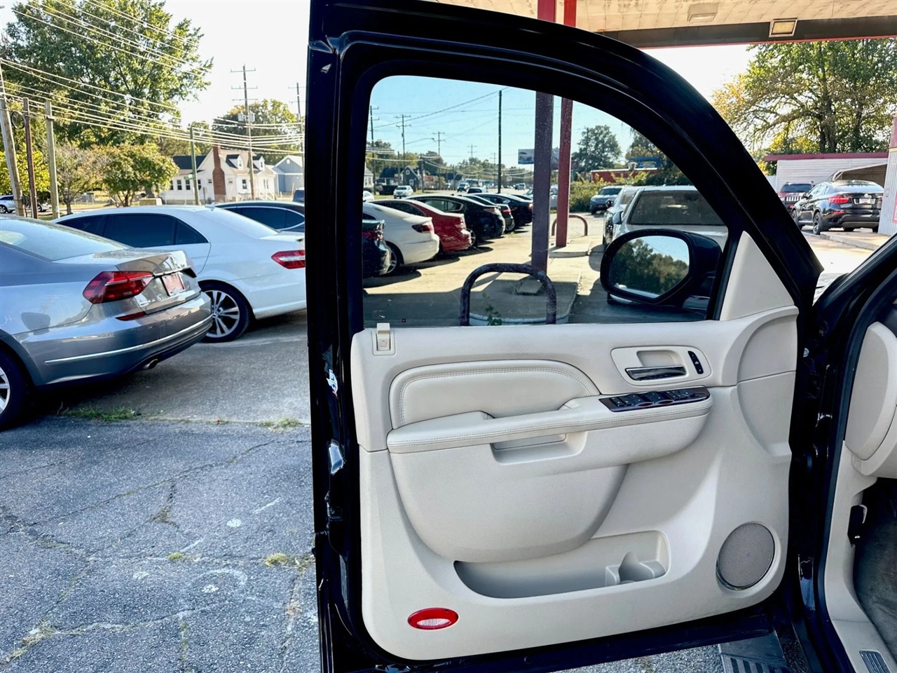 Cadillac Escalade 2WD Premium 2012