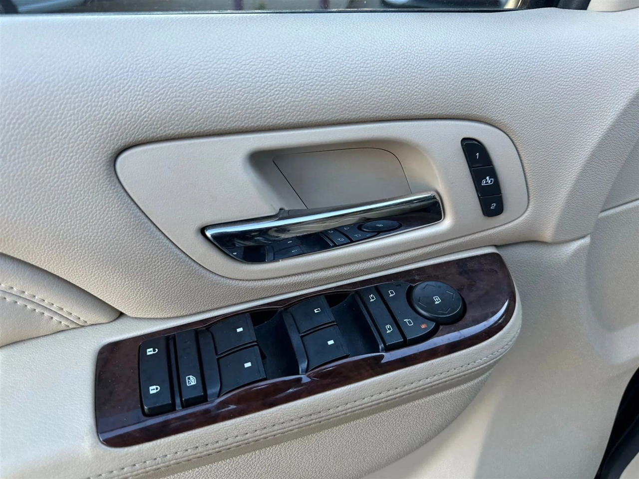 Cadillac Escalade 2WD Premium 2012