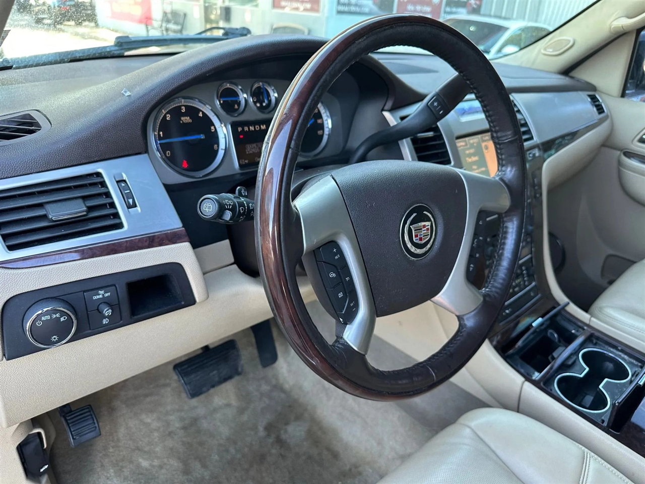 Cadillac Escalade 2WD Premium 2012