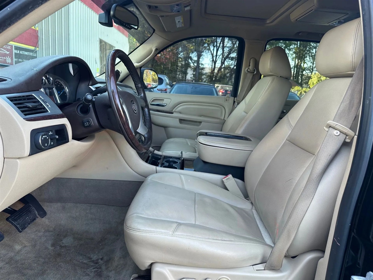 Cadillac Escalade 2WD Premium 2012