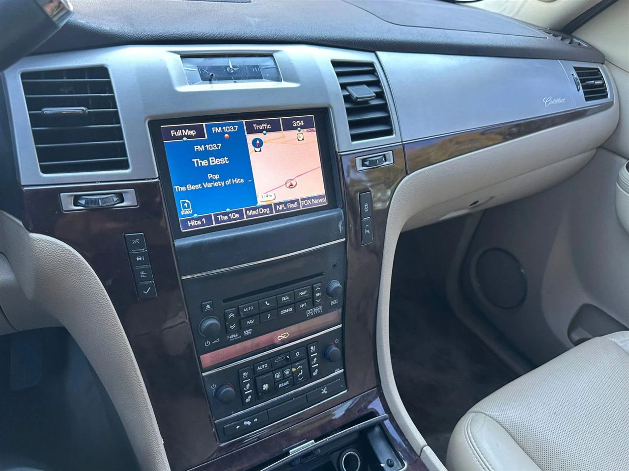 Cadillac Escalade 2WD Premium 2012