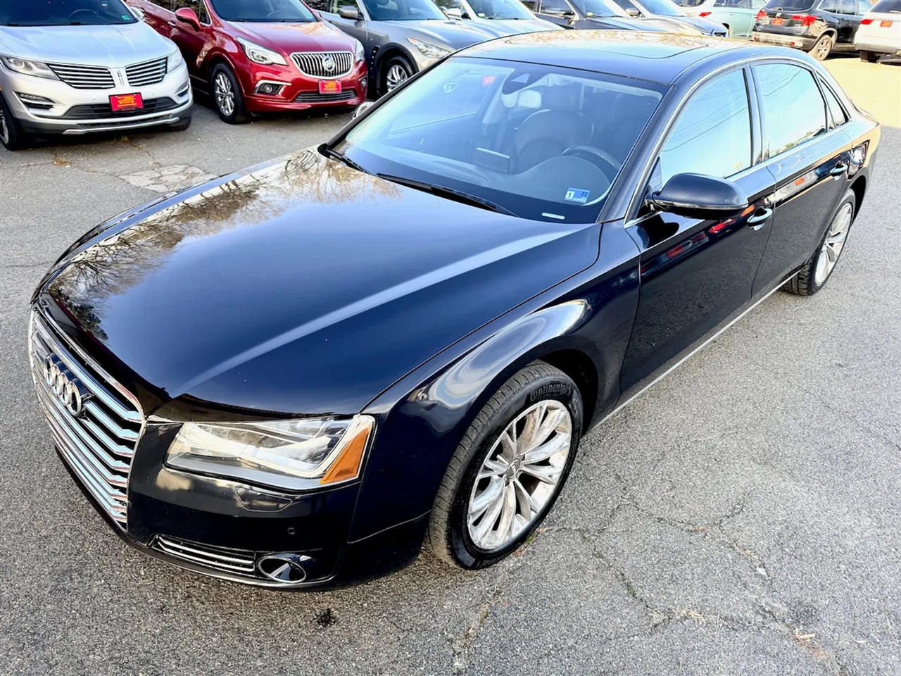 Audi A8 4.2L quattro 2012