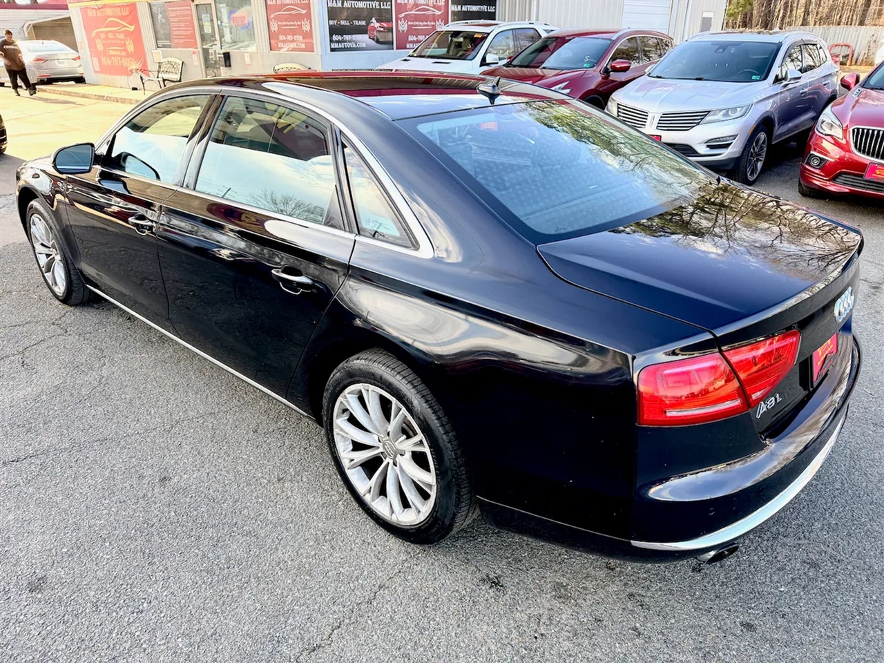 Audi A8 4.2L quattro 2012
