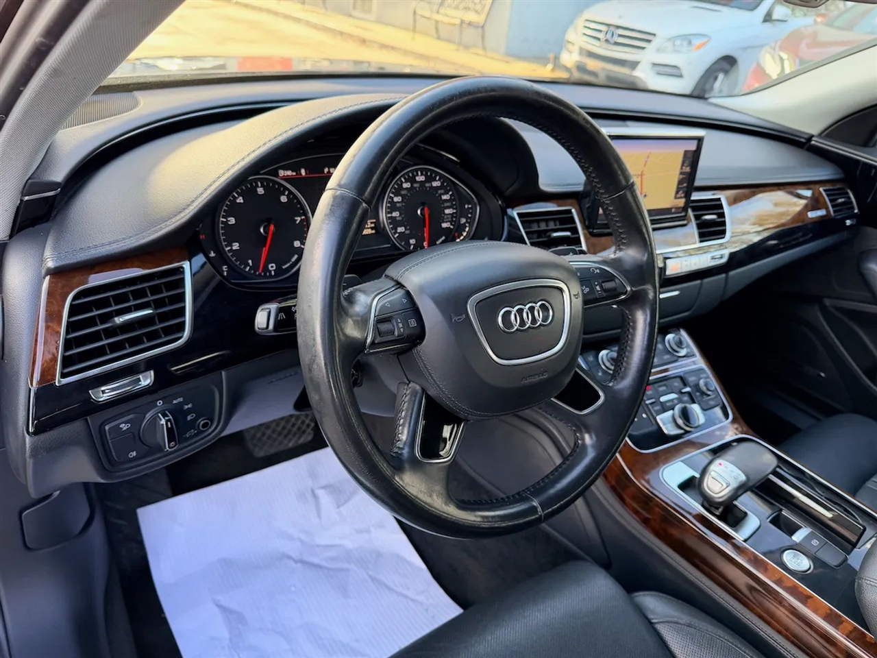 Audi A8 4.2L quattro 2012