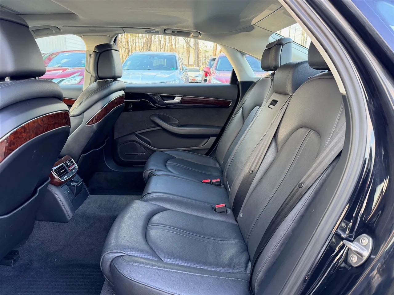 Audi A8 4.2L quattro 2012