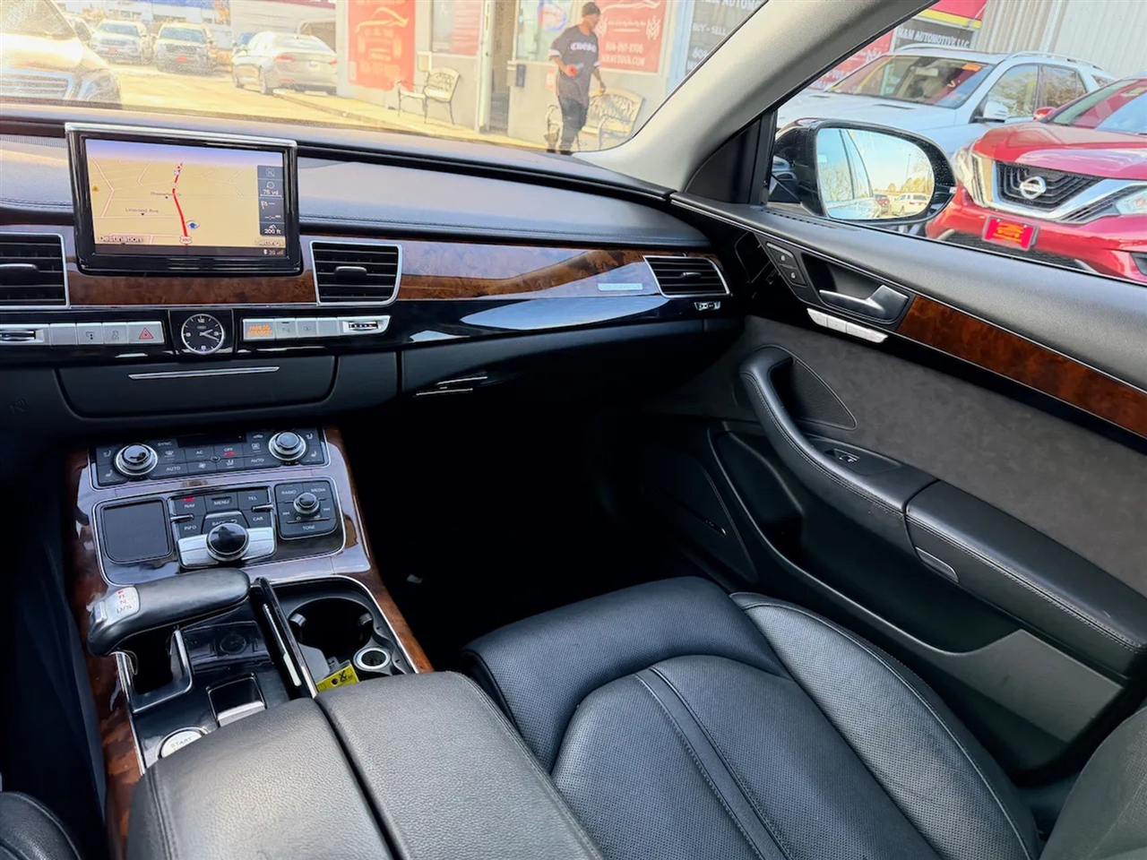 Audi A8 4.2L quattro 2012