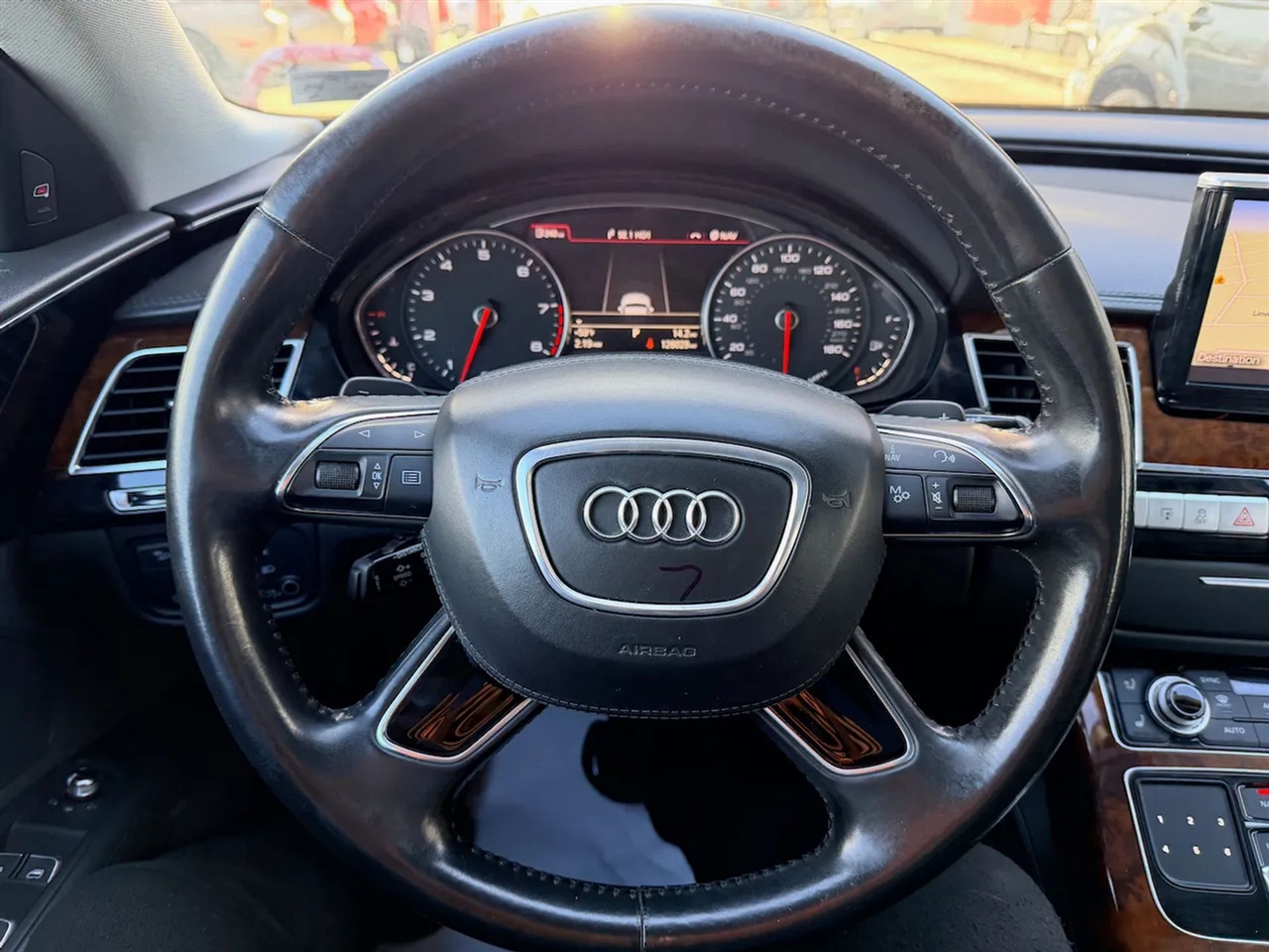 Audi A8 4.2L quattro 2012