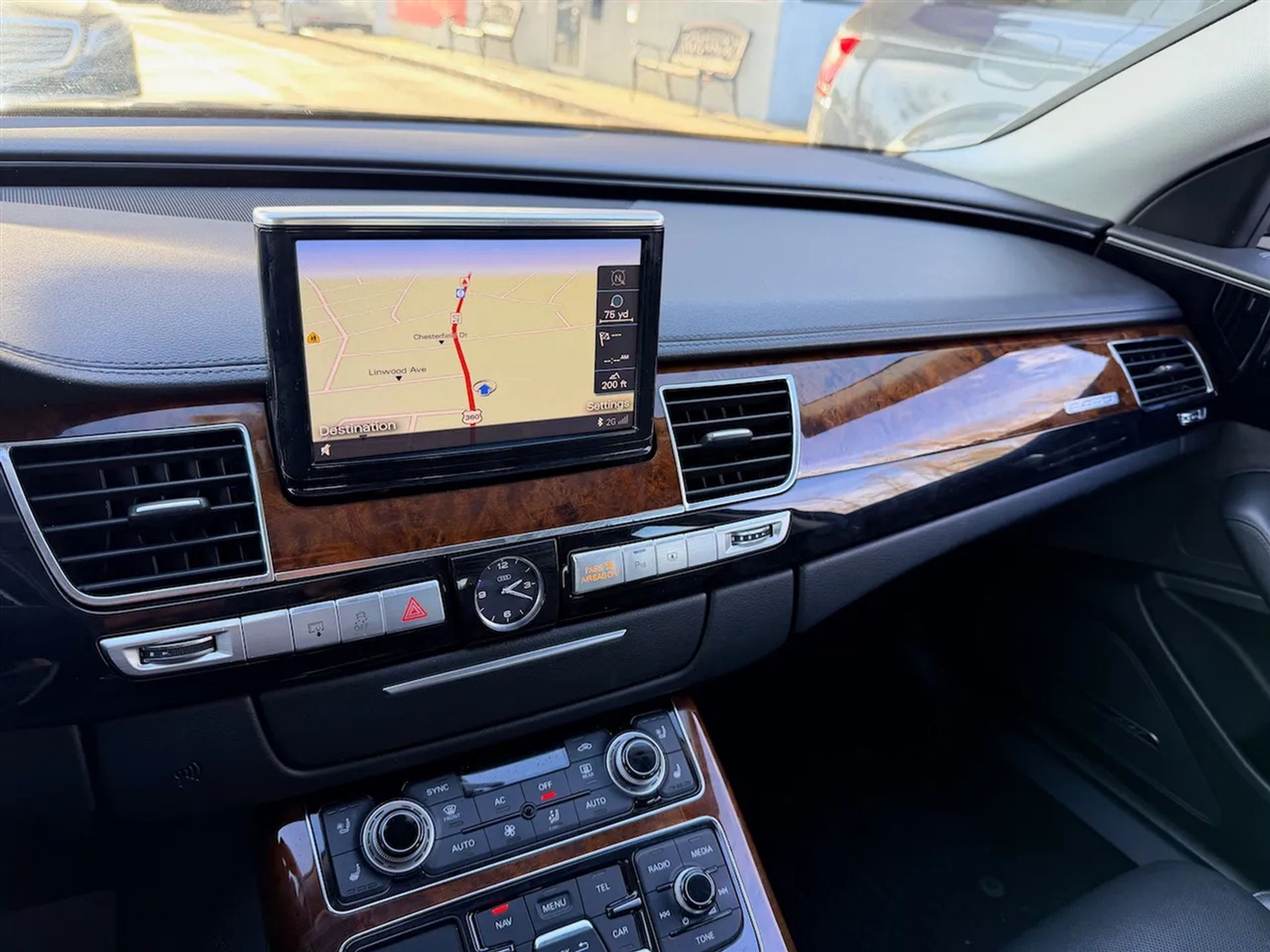 Audi A8 4.2L quattro 2012