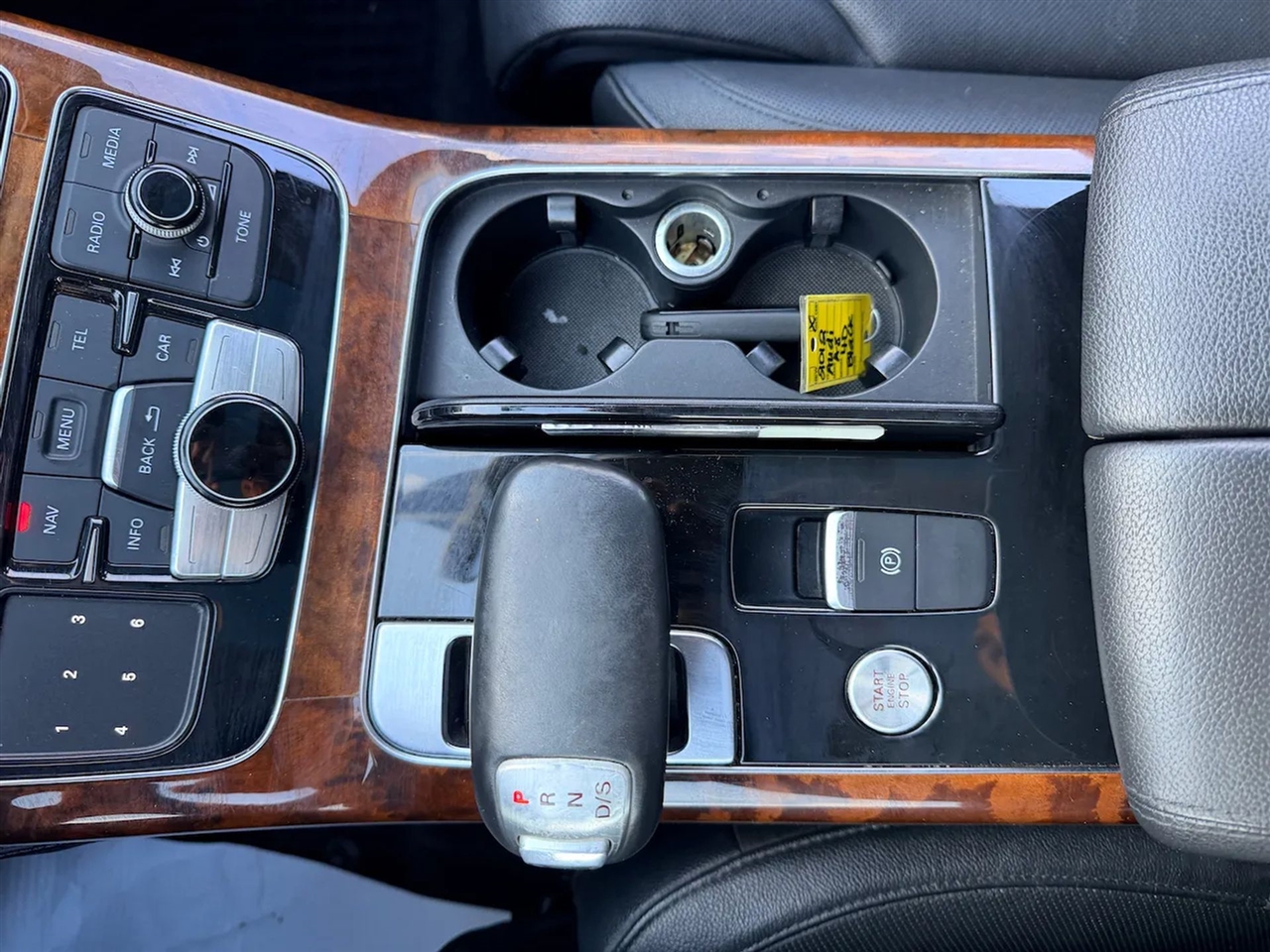 Audi A8 4.2L quattro 2012