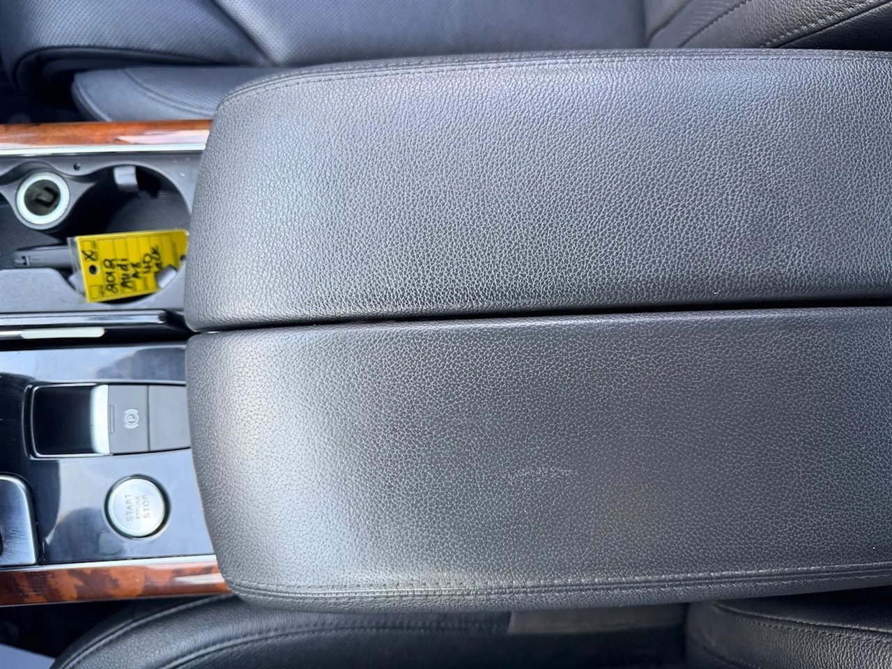 Audi A8 4.2L quattro 2012