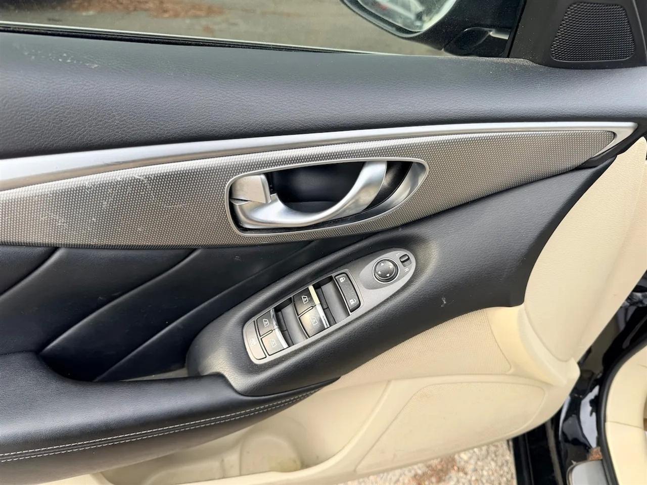 Infiniti Q50 Premium AWD 2015