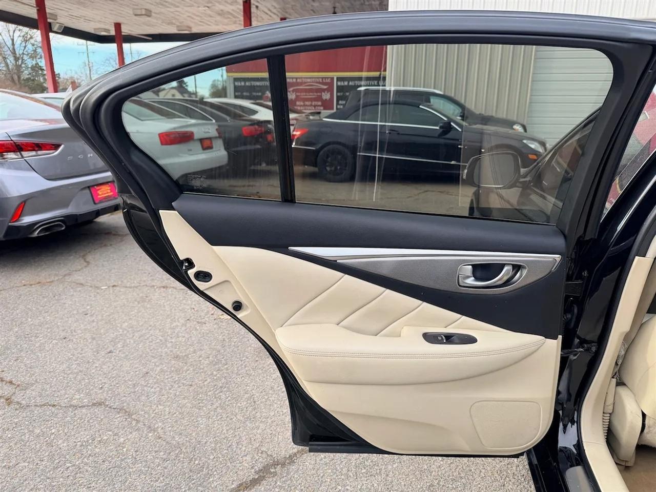 Infiniti Q50 Premium AWD 2015