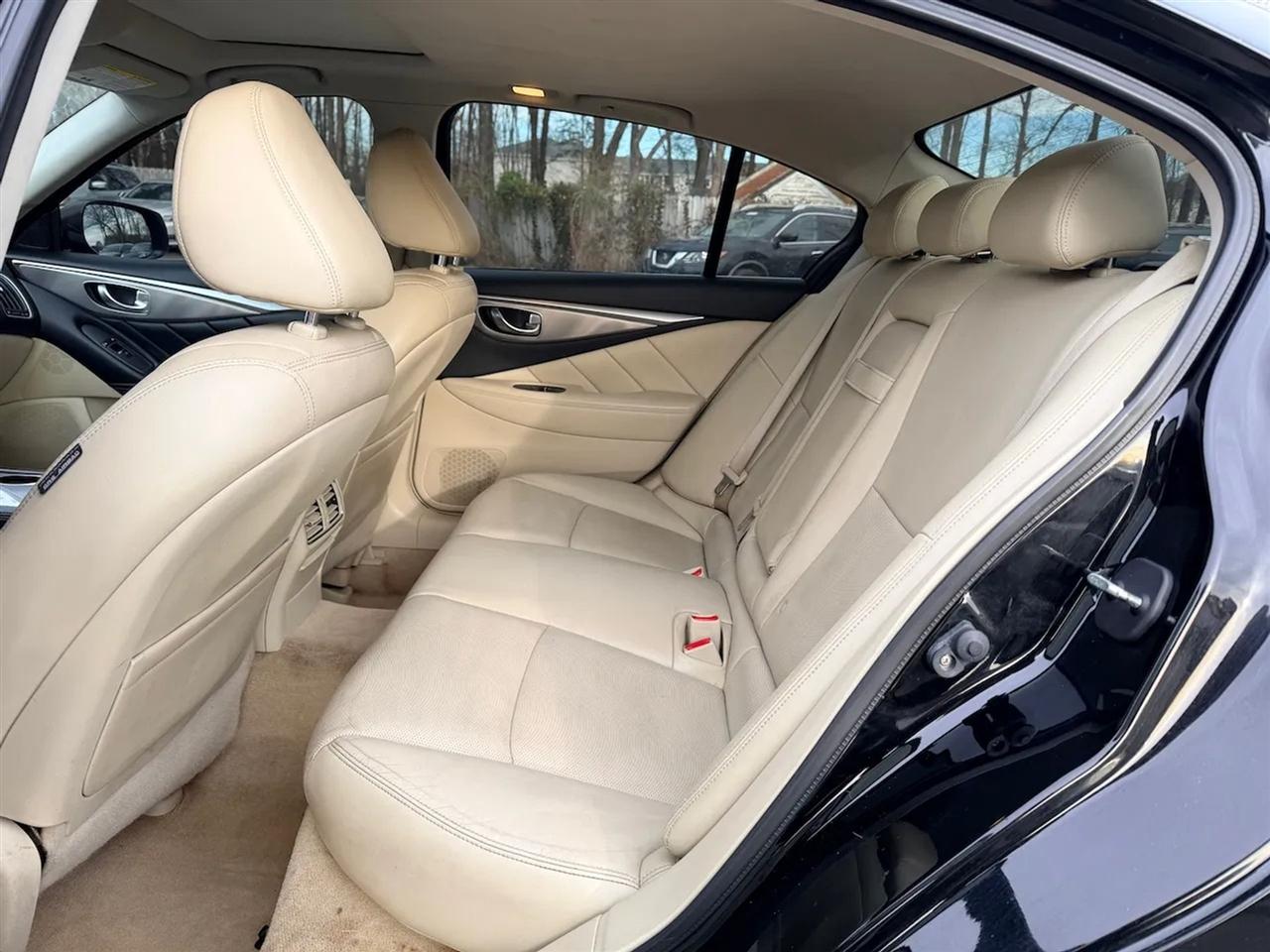 Infiniti Q50 Premium AWD 2015