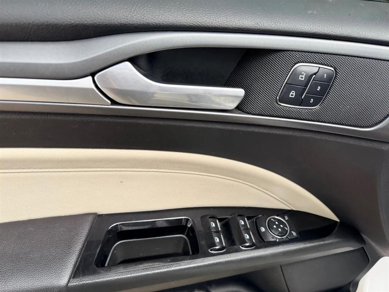 Ford Fusion Titanium 2016