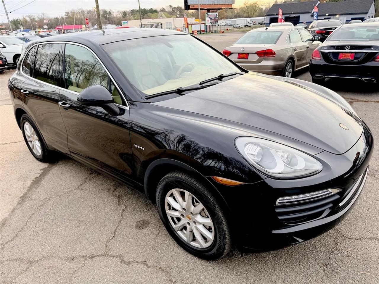 Porsche Cayenne Hybrid S 2012
