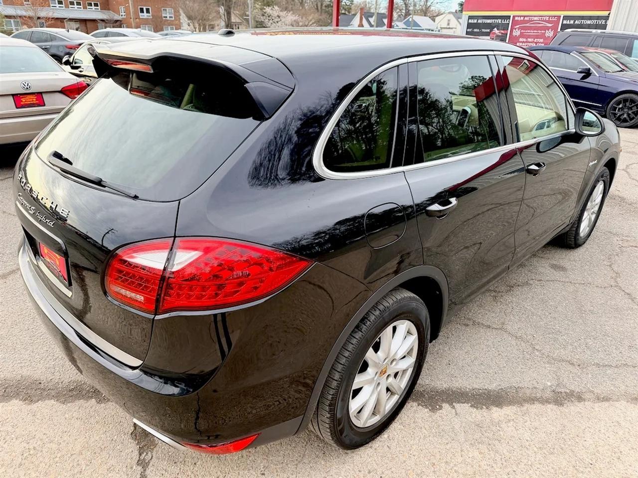 Porsche Cayenne Hybrid S 2012