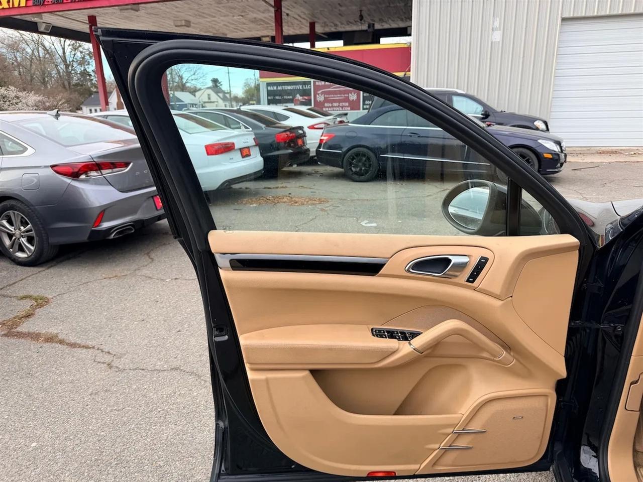 Porsche Cayenne Hybrid S 2012