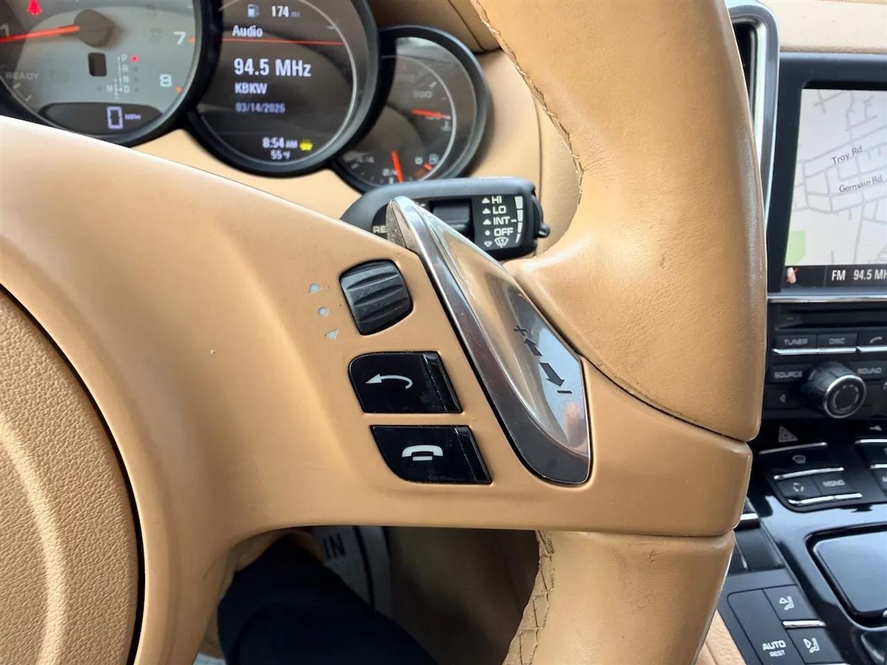 Porsche Cayenne Hybrid S 2012