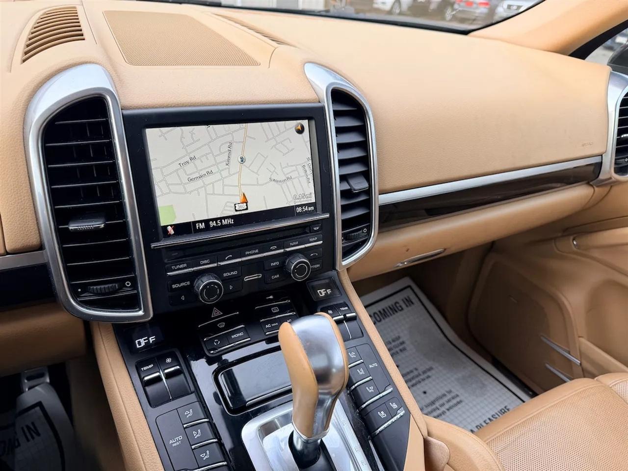 Porsche Cayenne Hybrid S 2012