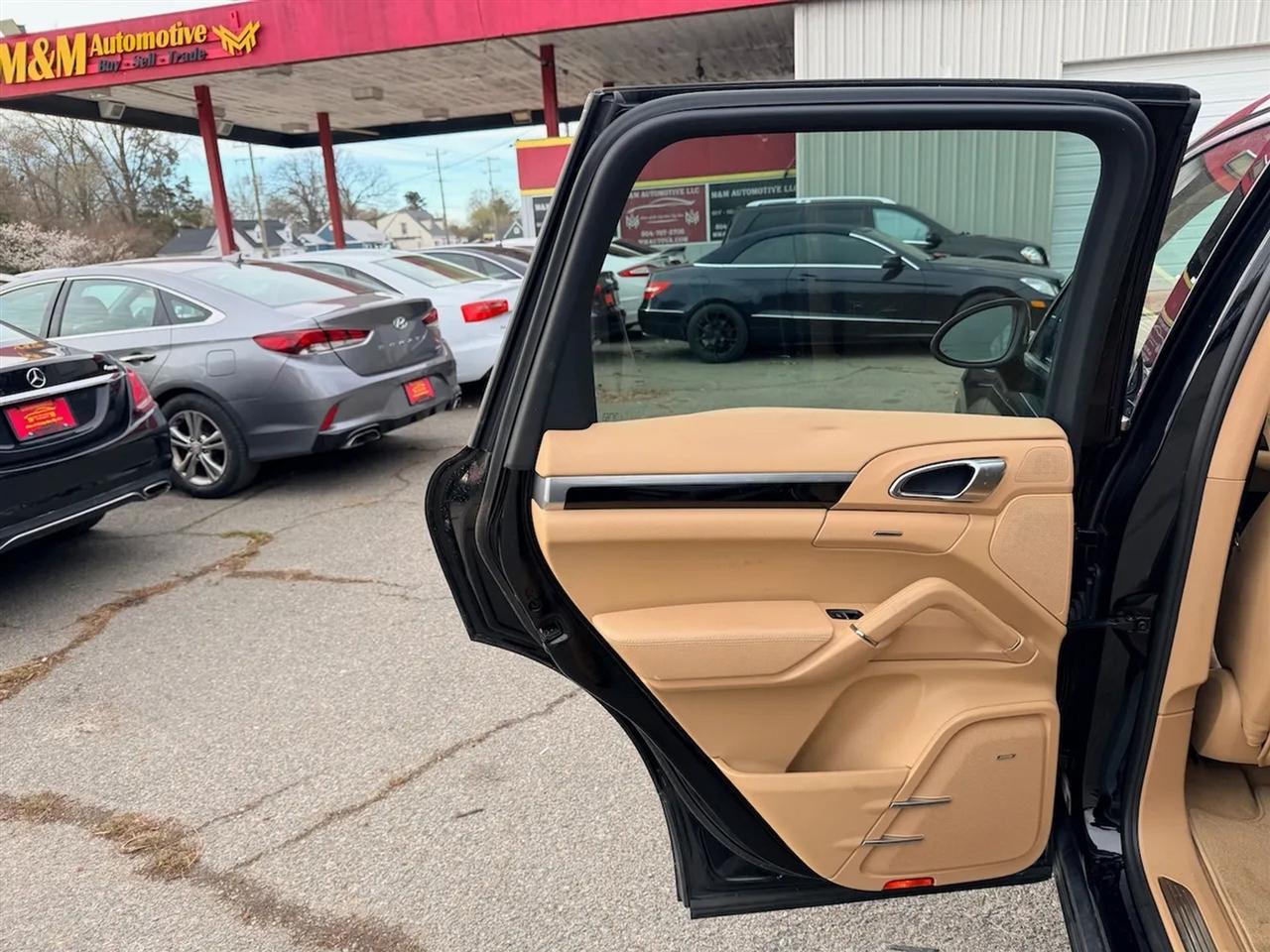 Porsche Cayenne Hybrid S 2012