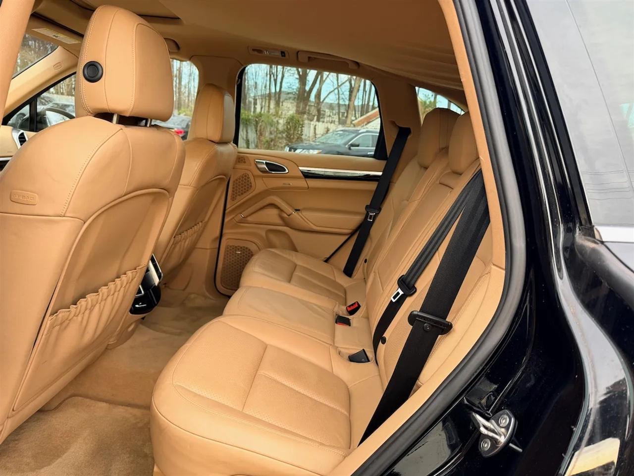 Porsche Cayenne Hybrid S 2012