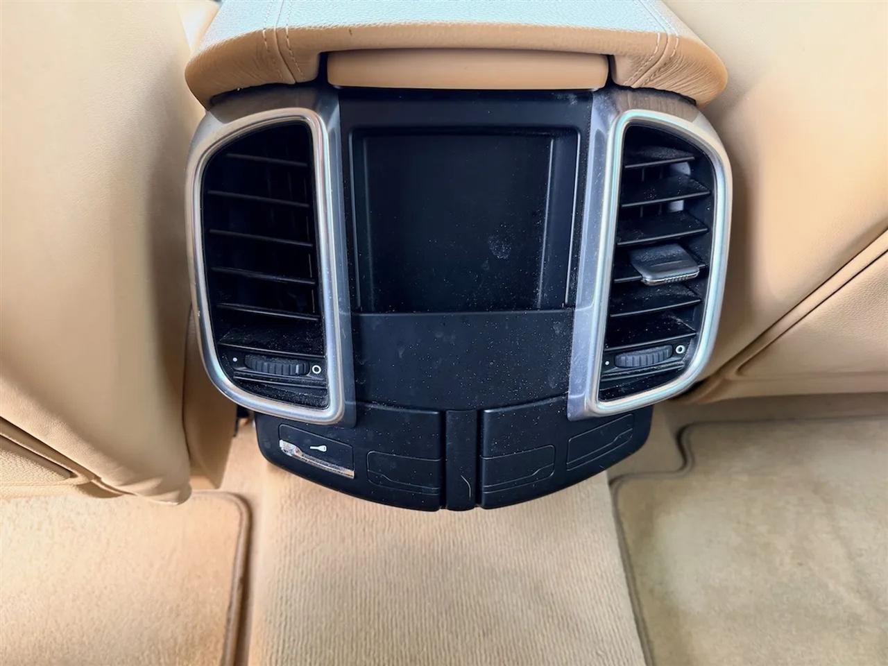 Porsche Cayenne Hybrid S 2012