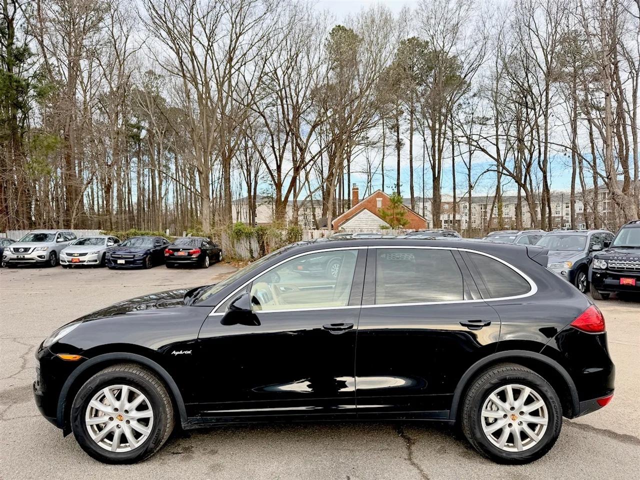 Porsche Cayenne Hybrid S 2012