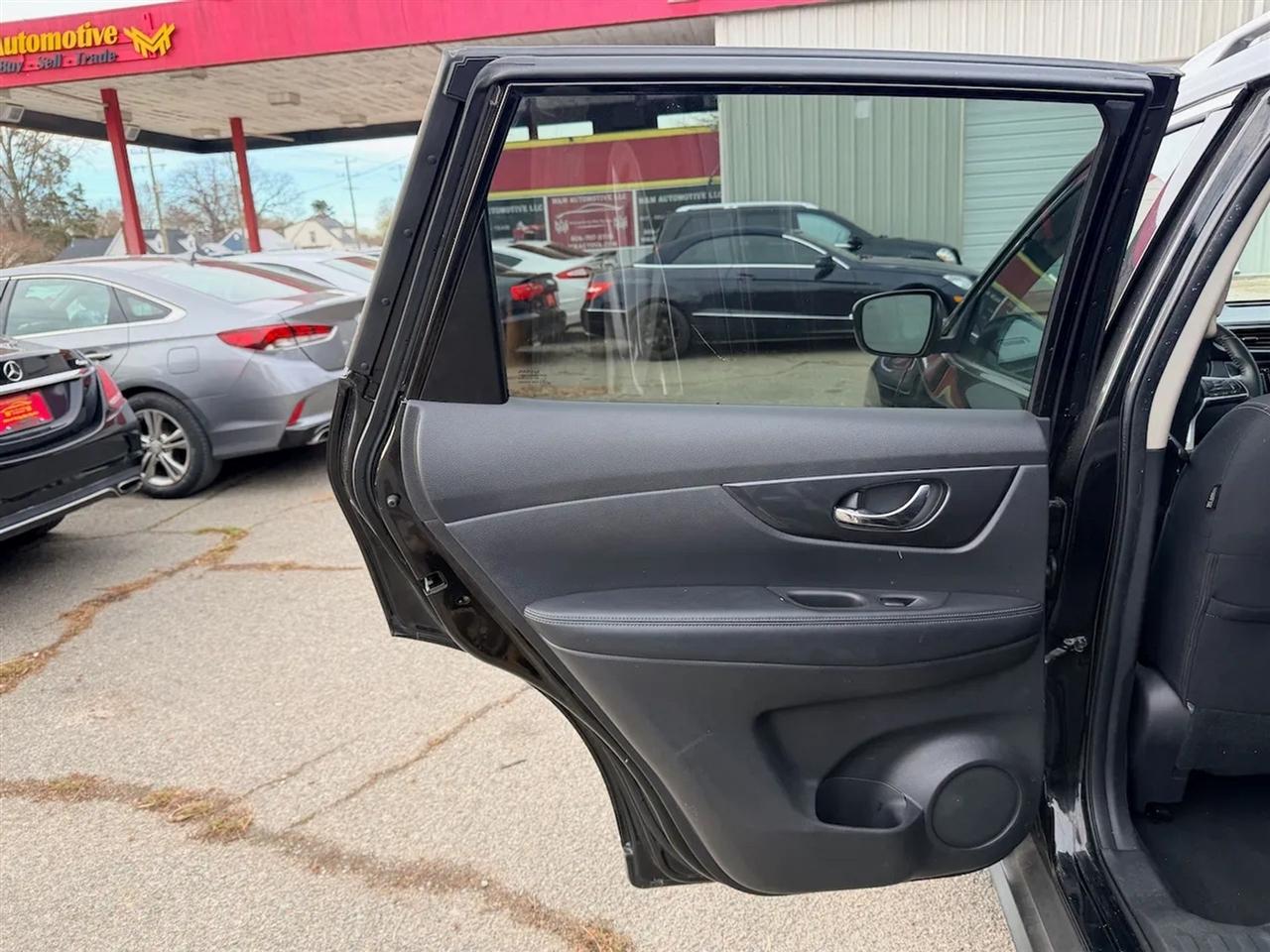 Nissan Rogue SV 2WD 2020