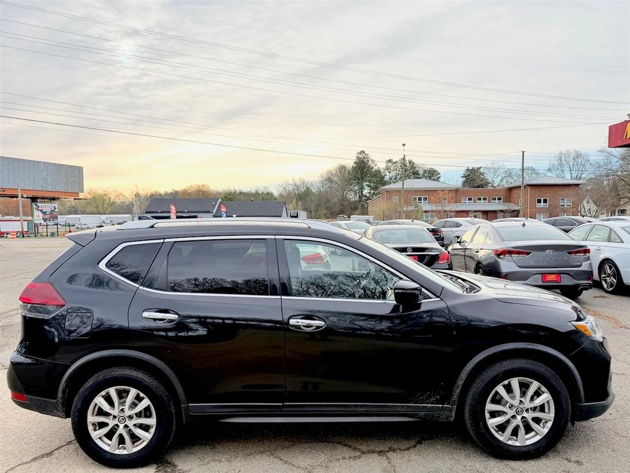 Nissan Rogue SV 2WD 2020