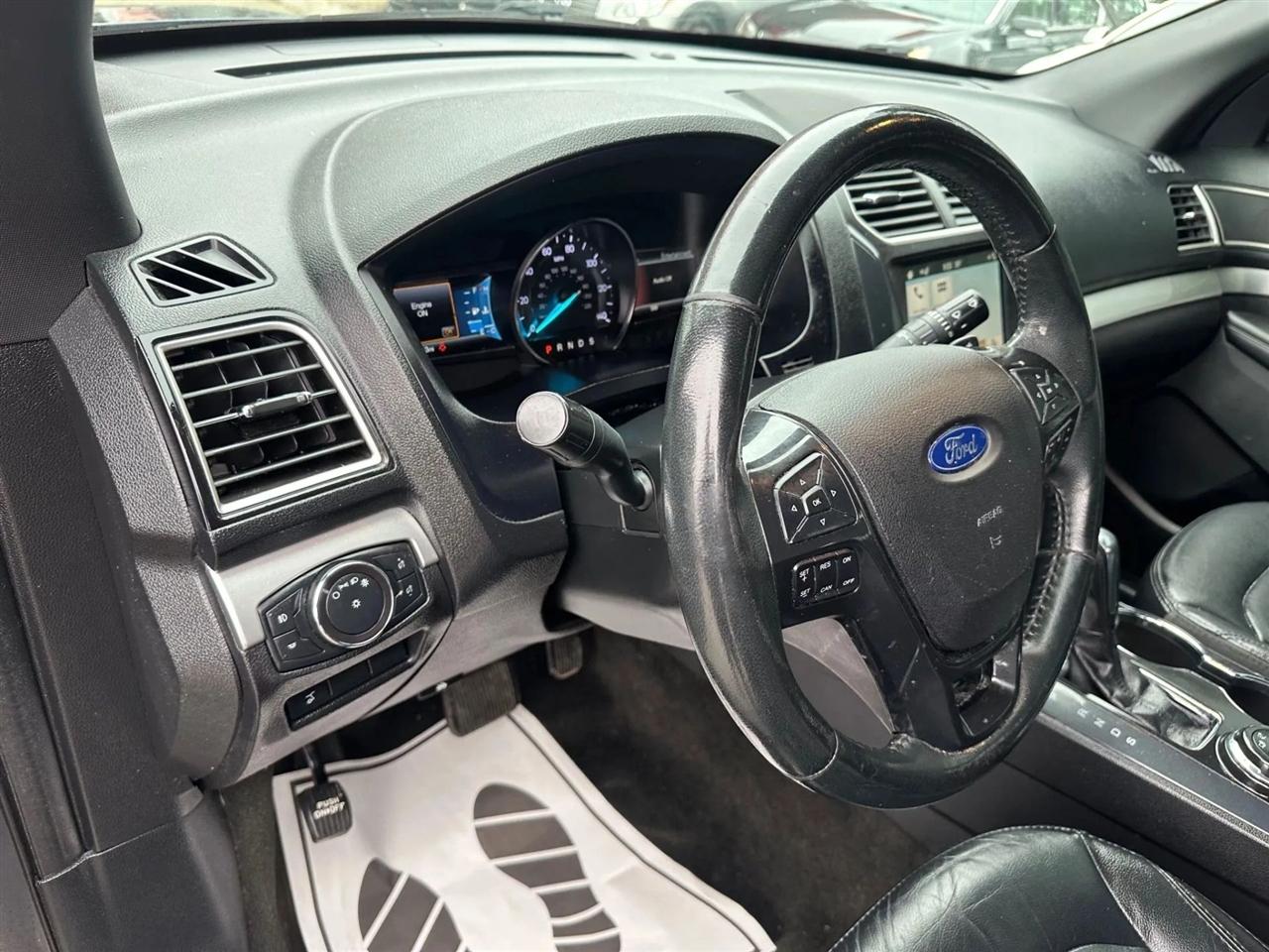 Ford Explorer XLT 4WD 2017