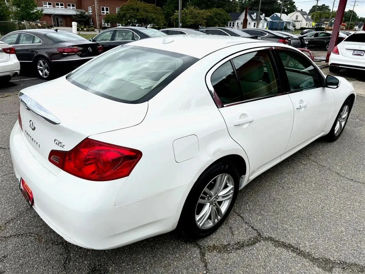Infiniti G Sedan G25x AWD 2011