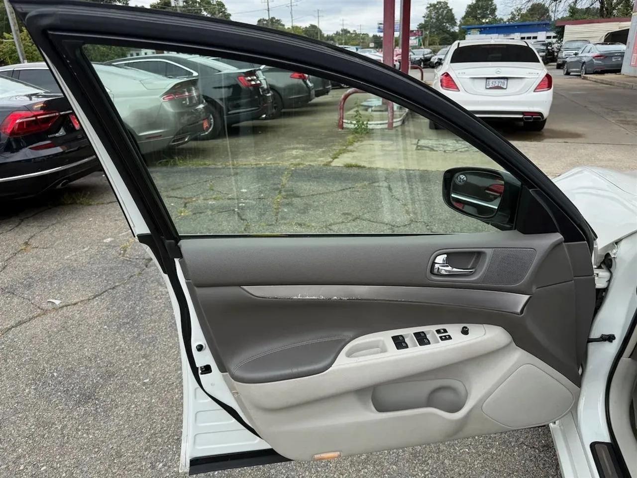 Infiniti G Sedan G25x AWD 2011