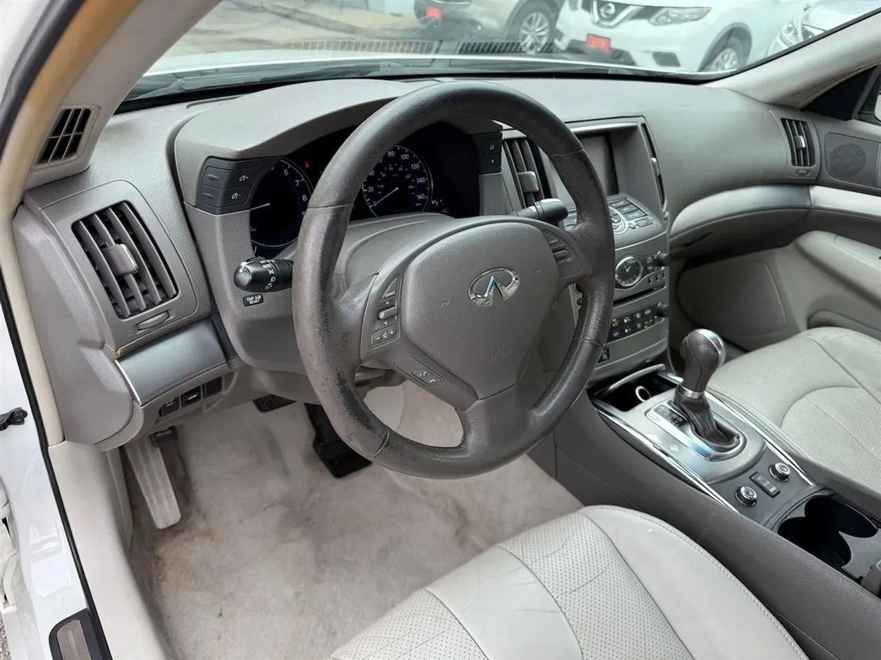 Infiniti G Sedan G25x AWD 2011